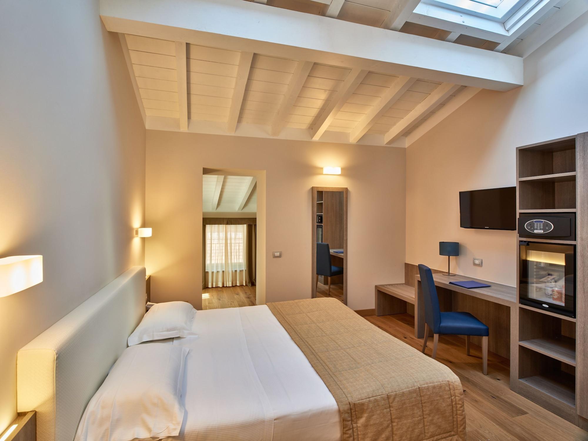 Hotel Centrale Cernobbio Bagian luar foto