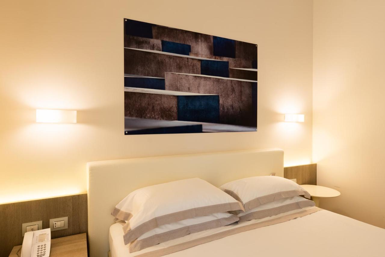 Hotel Centrale Cernobbio Bagian luar foto