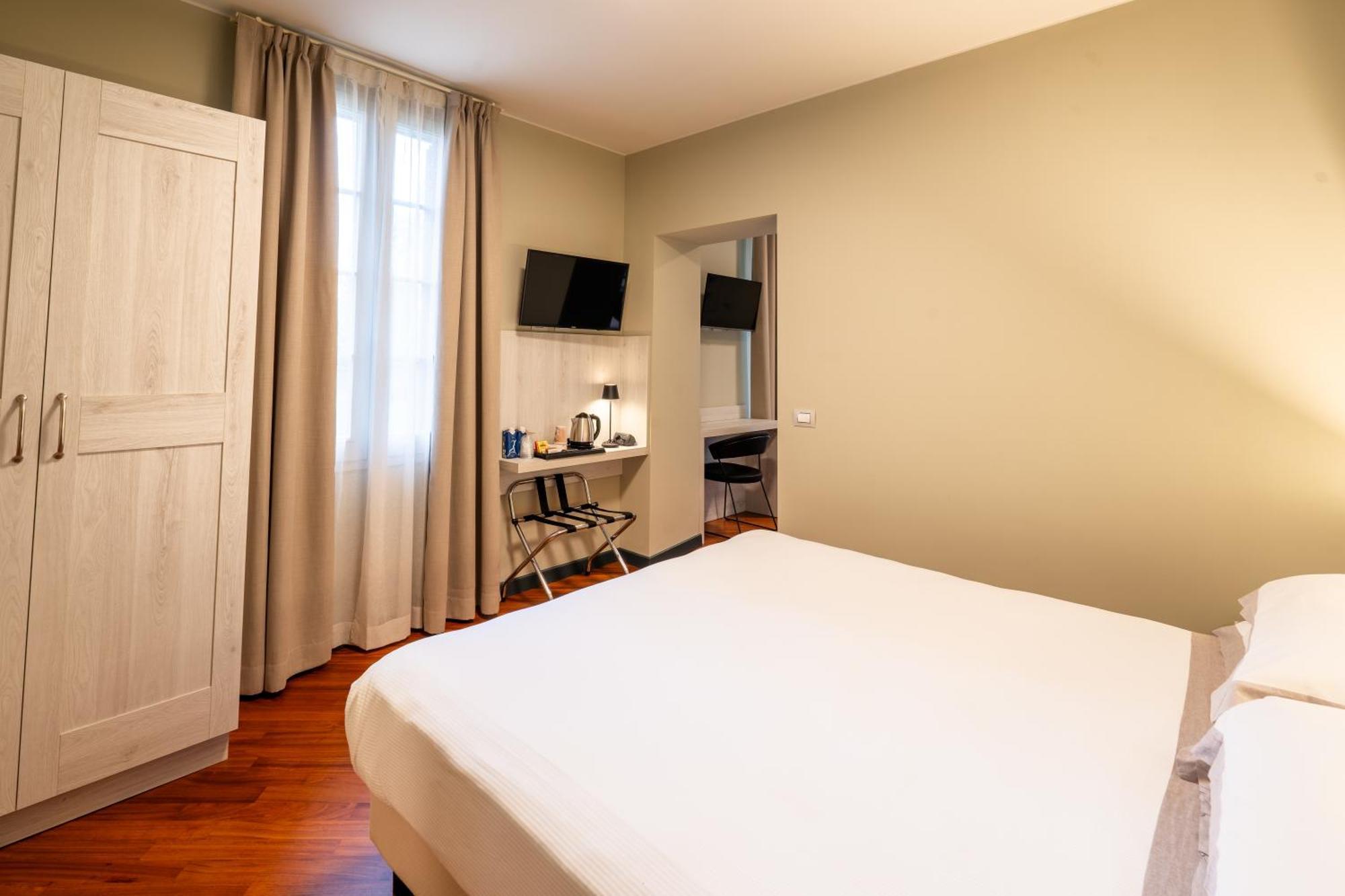 Hotel Centrale Cernobbio Bagian luar foto