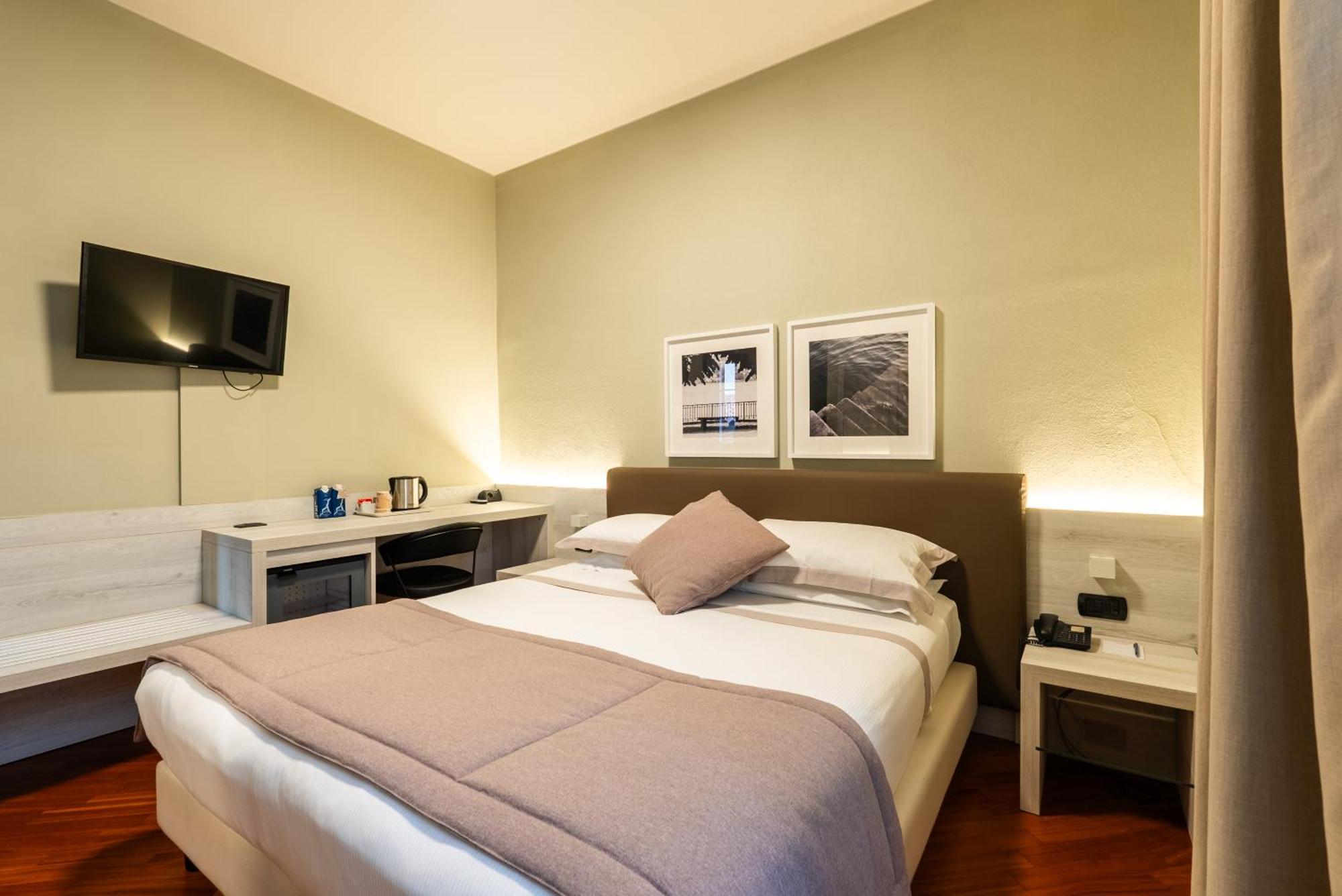 Hotel Centrale Cernobbio Bagian luar foto