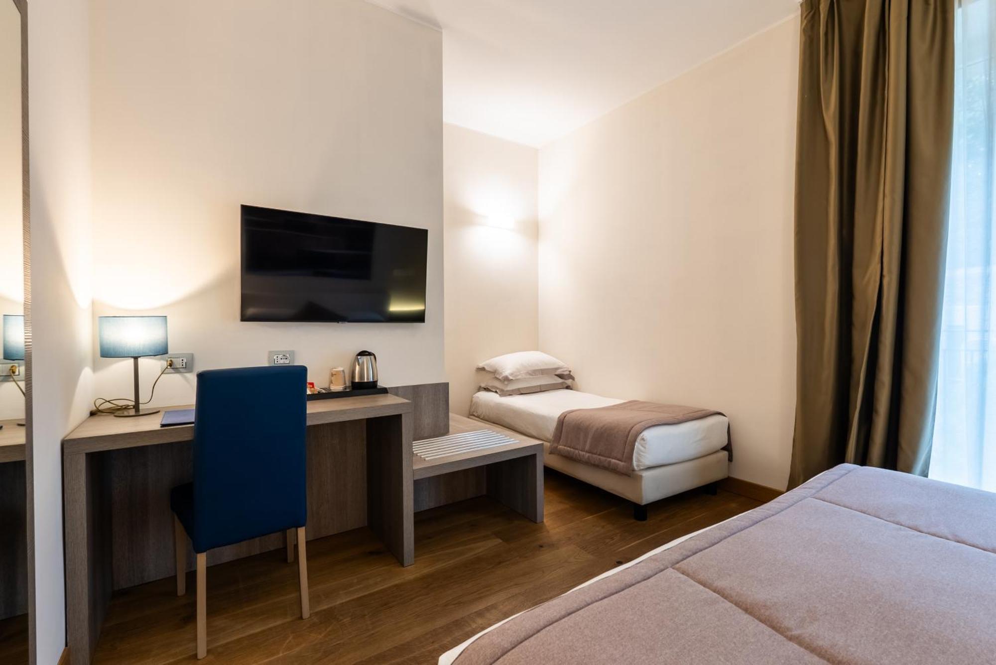 Hotel Centrale Cernobbio Bagian luar foto